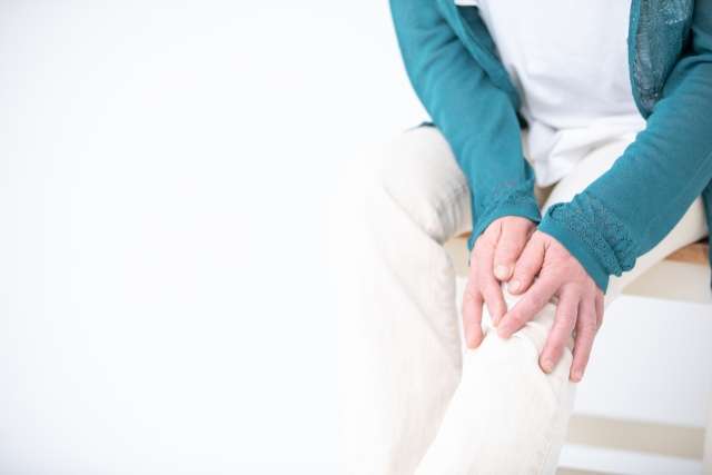 高齢者の膝の痛みの治療